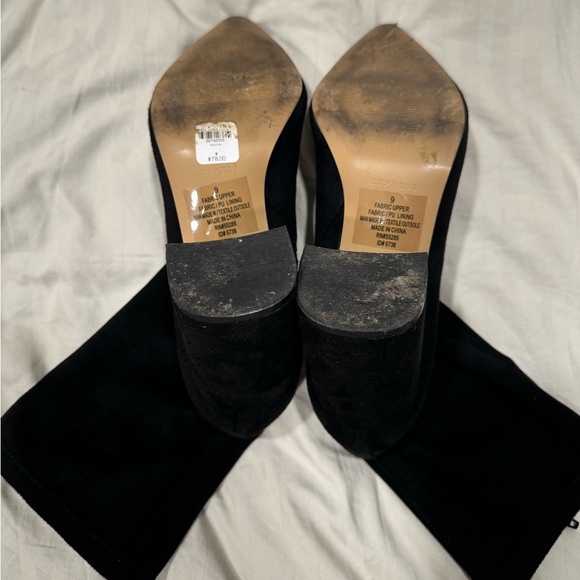 EXPRESS Pointed Toe Suede Ankle Booties | Black | Size 9 - Picture 4 of 5